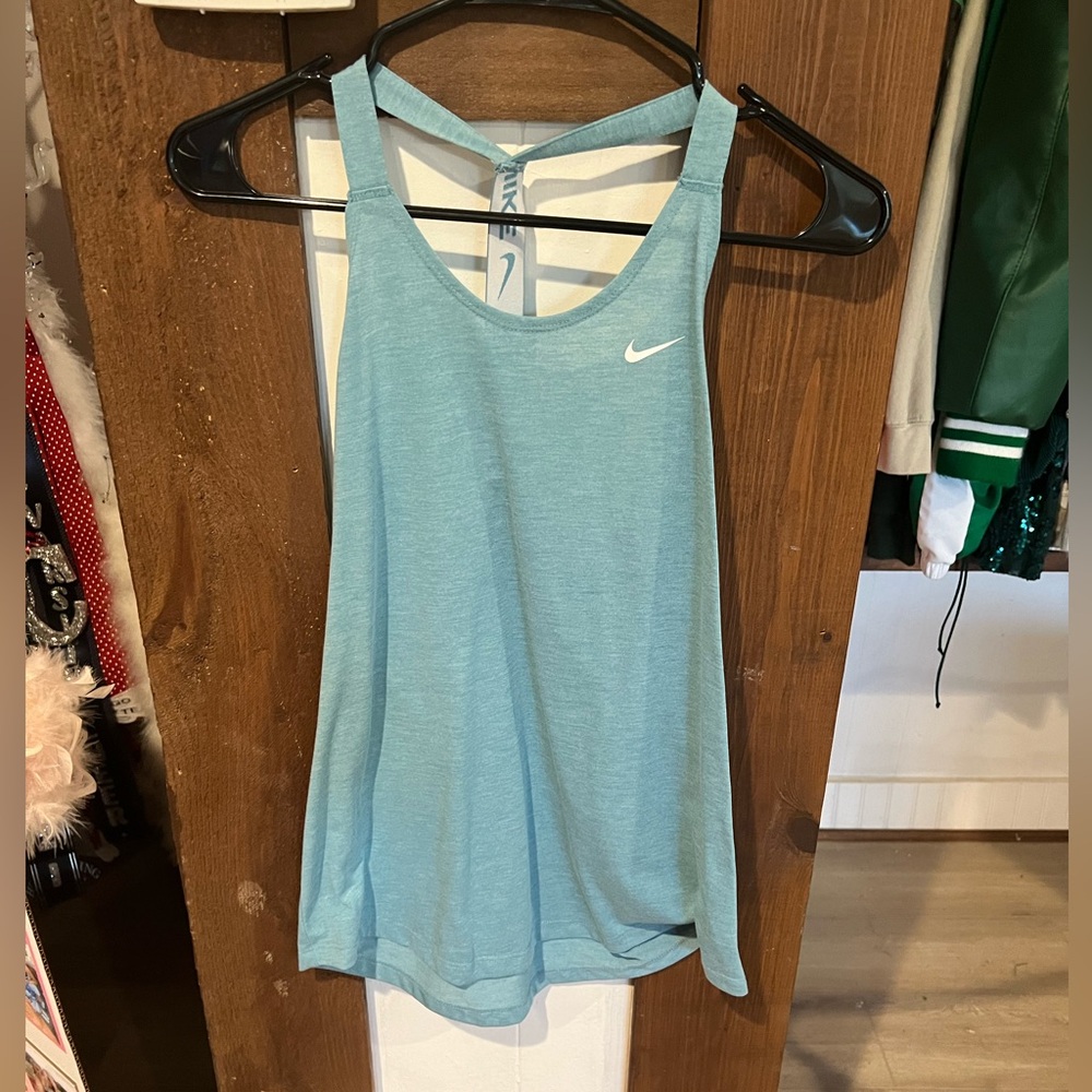 Nike muscle tank size small